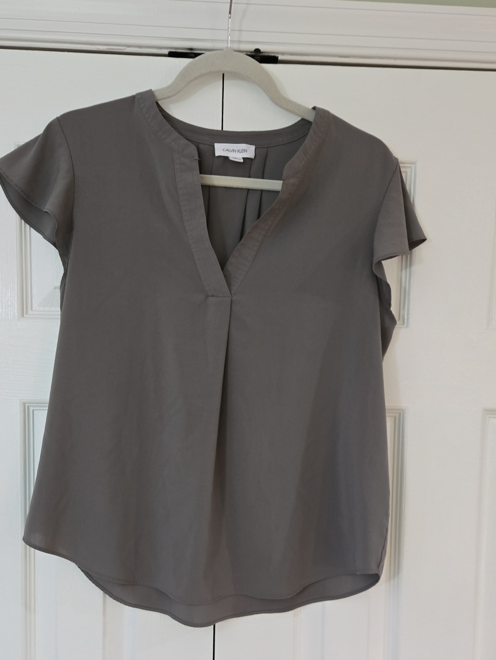 Calvin Klein Women's Taupe-Gray Short Sleeve V-Notch Blouse